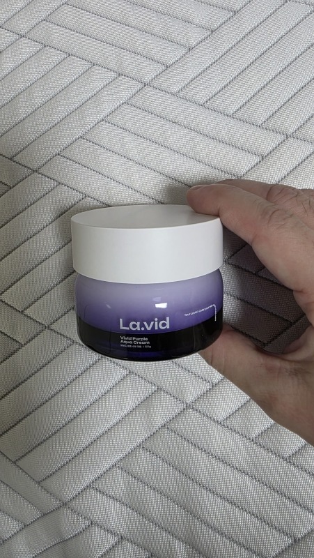 피부에 수분 충전 비비드수분크림!!