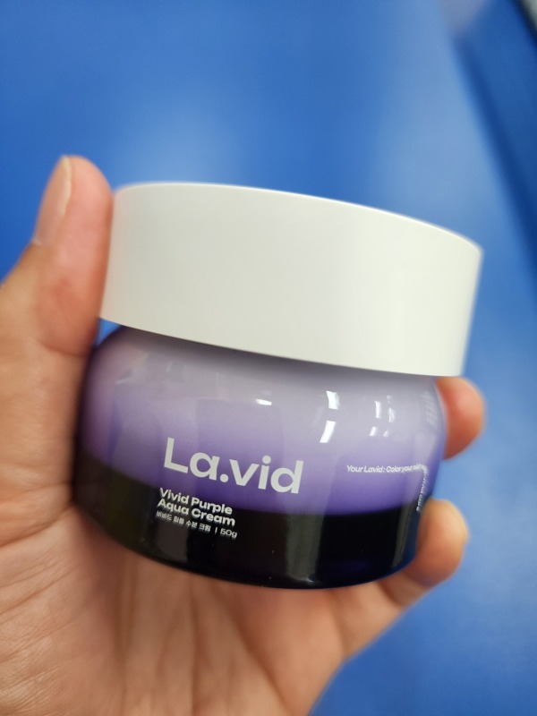 피부 보습도 잘되고 발림도 너무 좋아요.